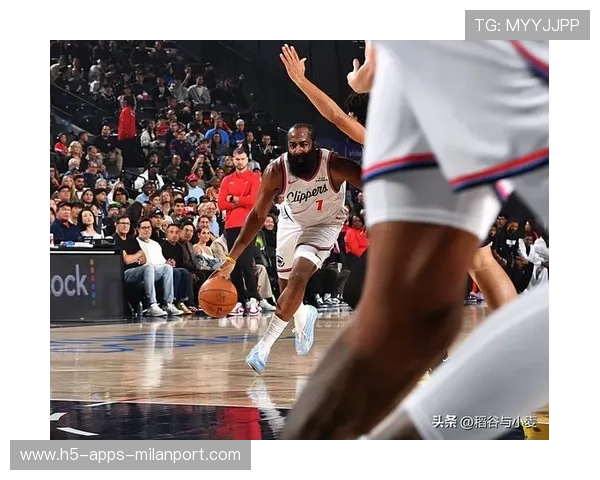 哈登赛季表现曲线:从低谷到稳定再到爆发 哈登赛季表现曲线:从低谷到稳定再到爆发