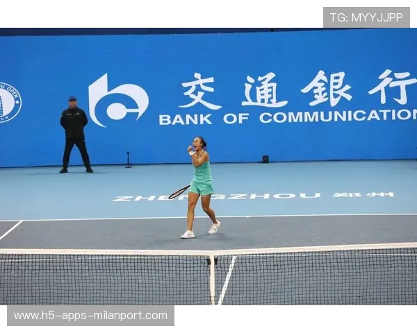 网球赛中出现连环精准截击压制对手反击