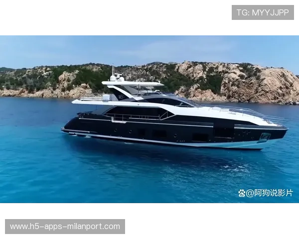 C罗游艇派对被拍，豪华生活再度引发讨论但他转而谈公益