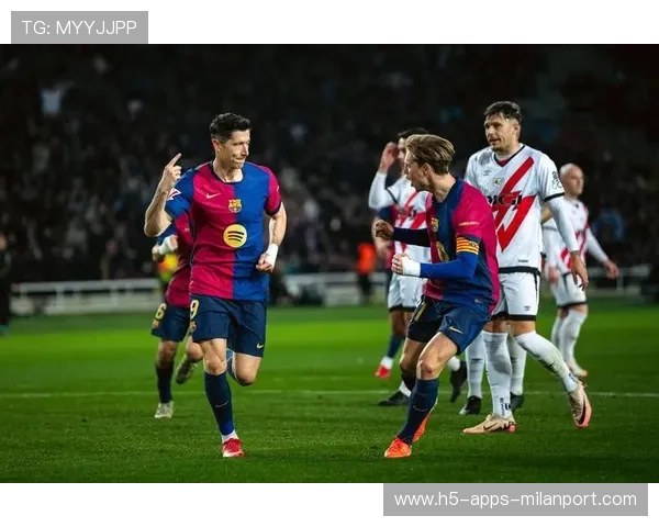 西甲巴萨角球策划收获回报,前场高点制胜