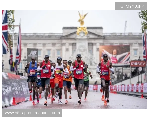 伦敦马拉松迎来迎来新纪录选手，现场气氛空前高涨，伦敦马拉松2021视频