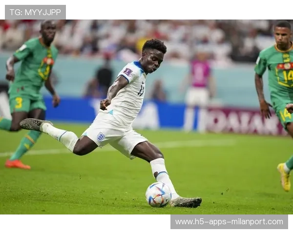 凯恩转身控球再送妙传，热刺前场启动完美