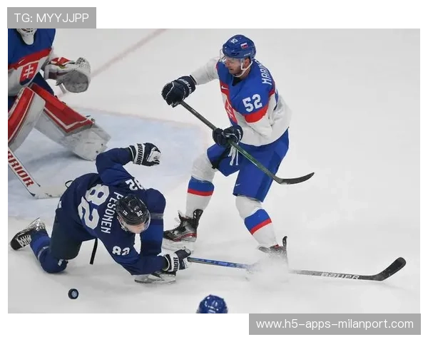 冰球比赛爆发全队乱斗，裁判组被迫紧急介入