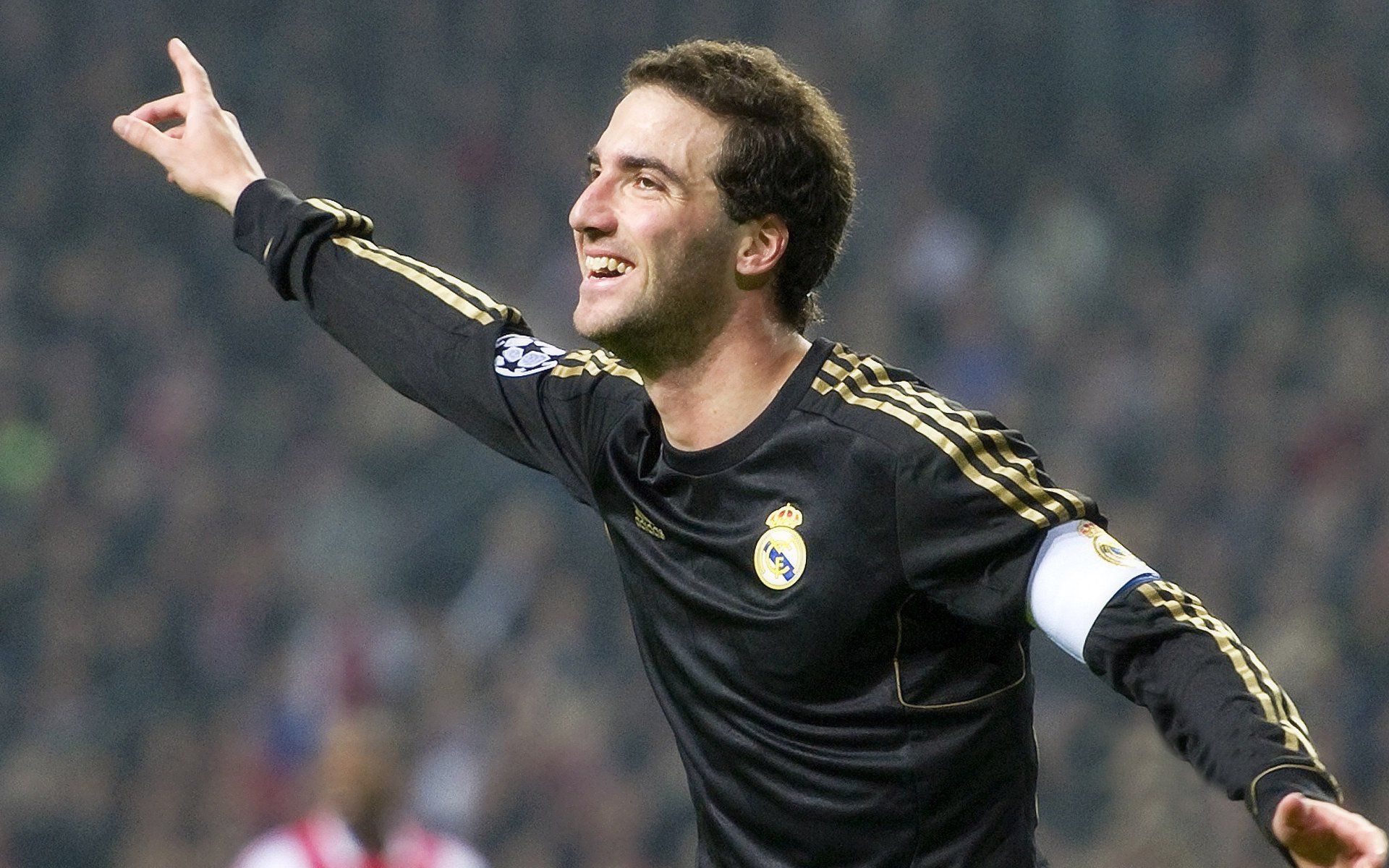 中国足球国家队战术执行力培训成效显著，足球战术训练