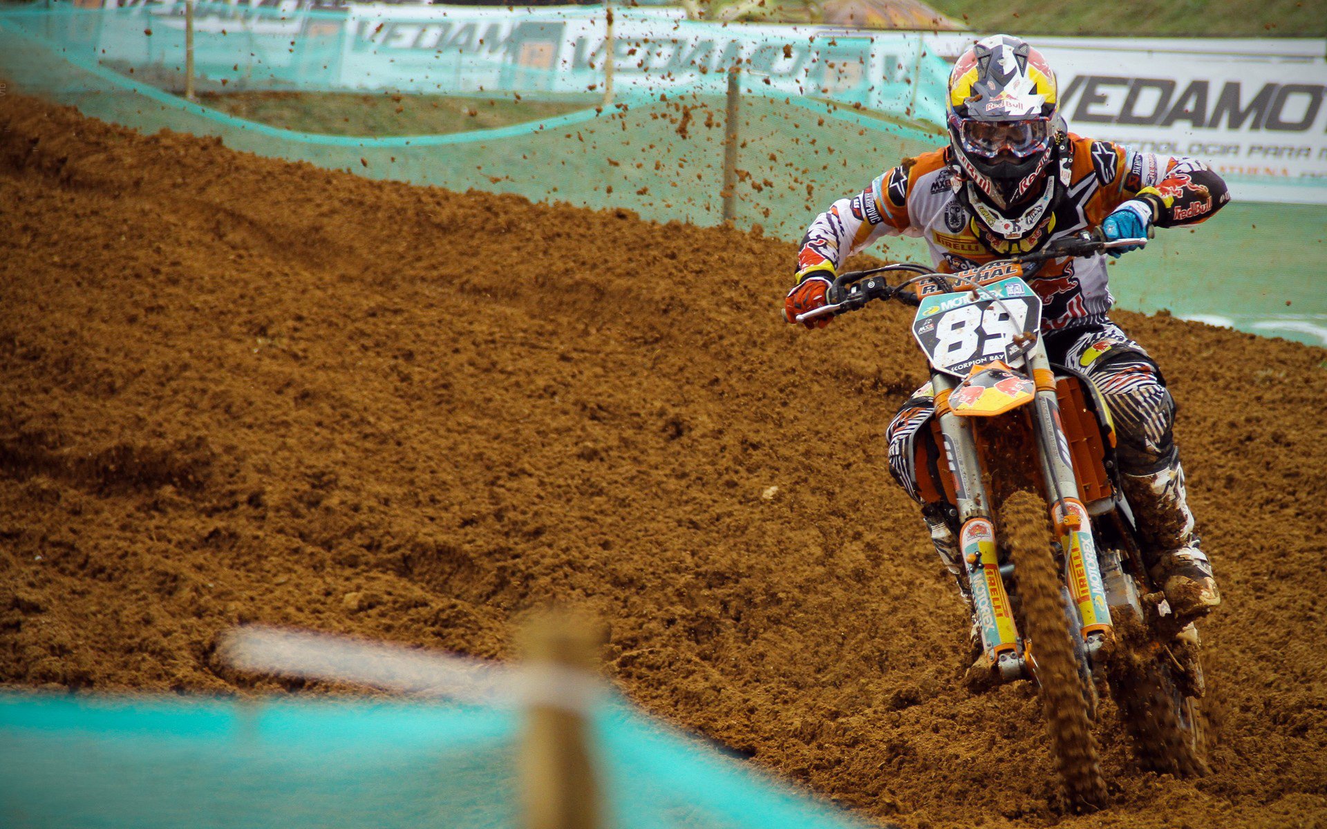 公牛管理层接受采访回应战绩质疑，公牛集团视频