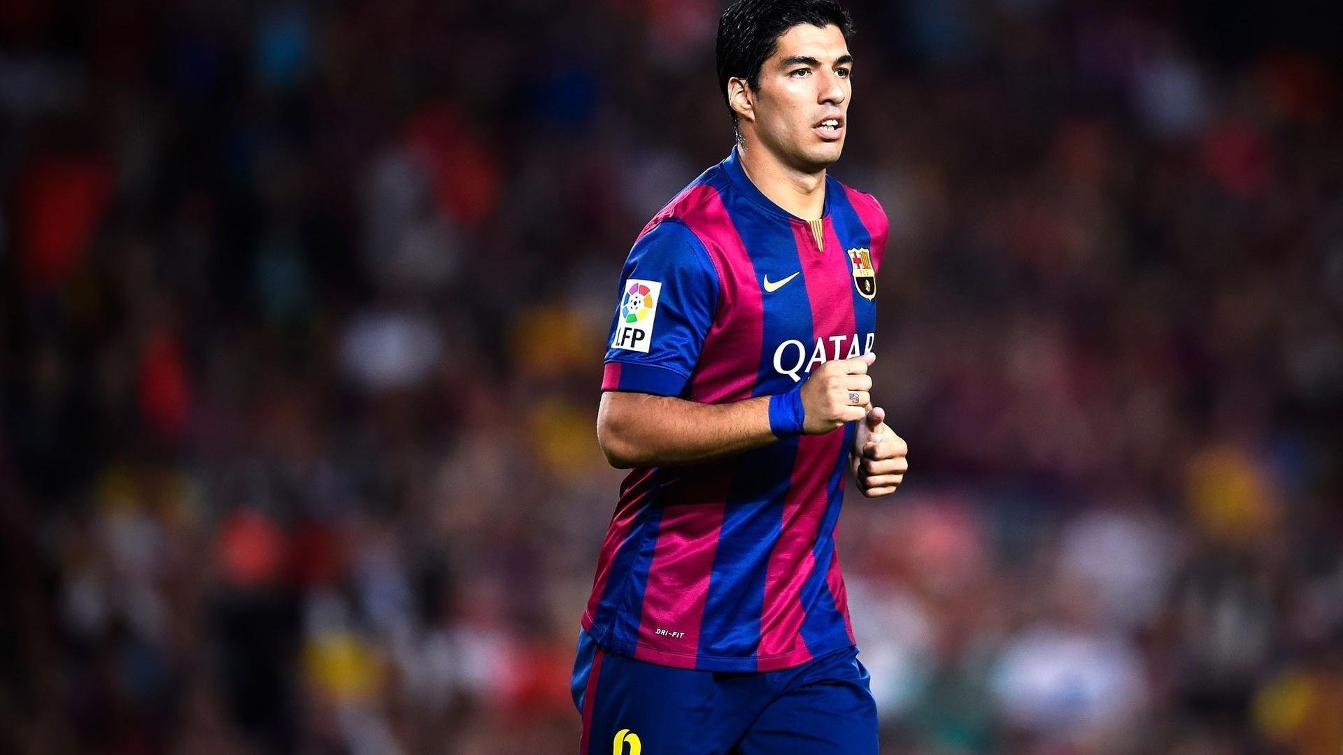 球迷的啤酒味:看台上的微醺,球员狂饮啤酒